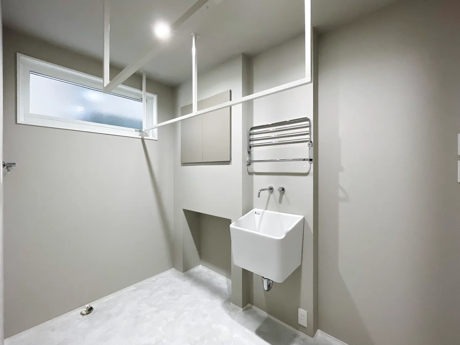 ランドリールーム　スロップシンク