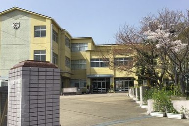 安城市里町　里町小学校