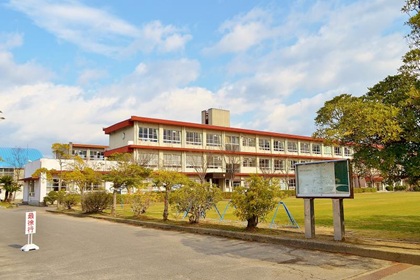米津小学校
